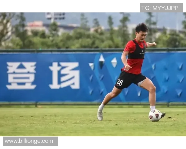 小布足球球星成长之路：从青训系统到世界顶级球员的传奇历程