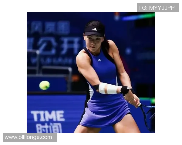 足球巨星力量与美感并存身材肌肉塑造运动巅峰魅力